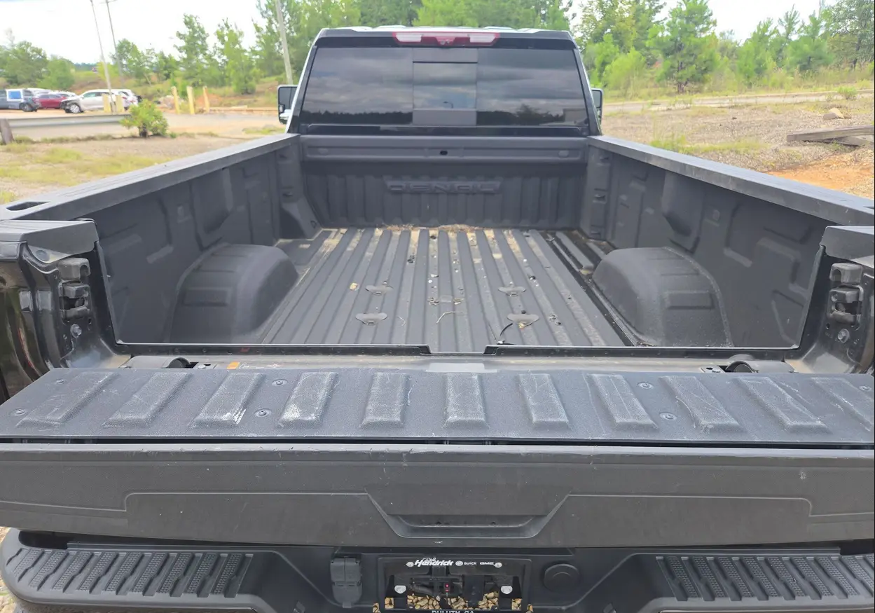 2023 GMC Sierra 3500HD Denali - Image 19