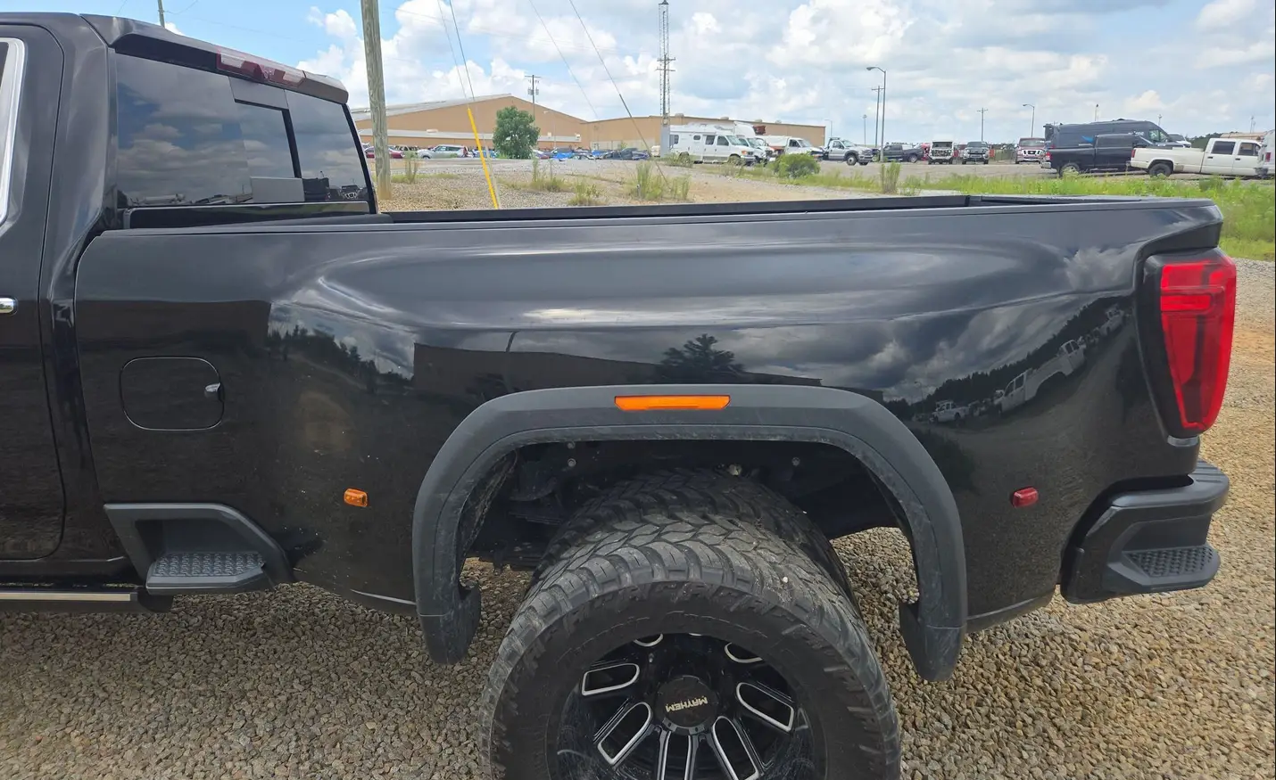 2023 GMC Sierra 3500HD Denali - Image 20