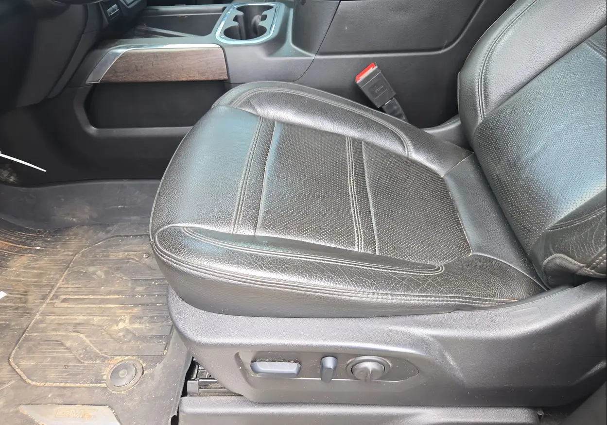 2023 GMC Sierra 3500HD Denali - Image 28