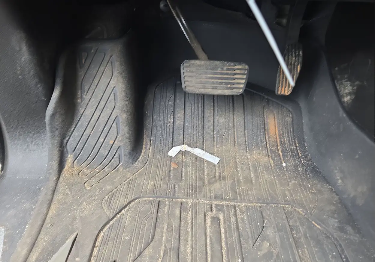 2023 GMC Sierra 3500HD Denali - Image 30