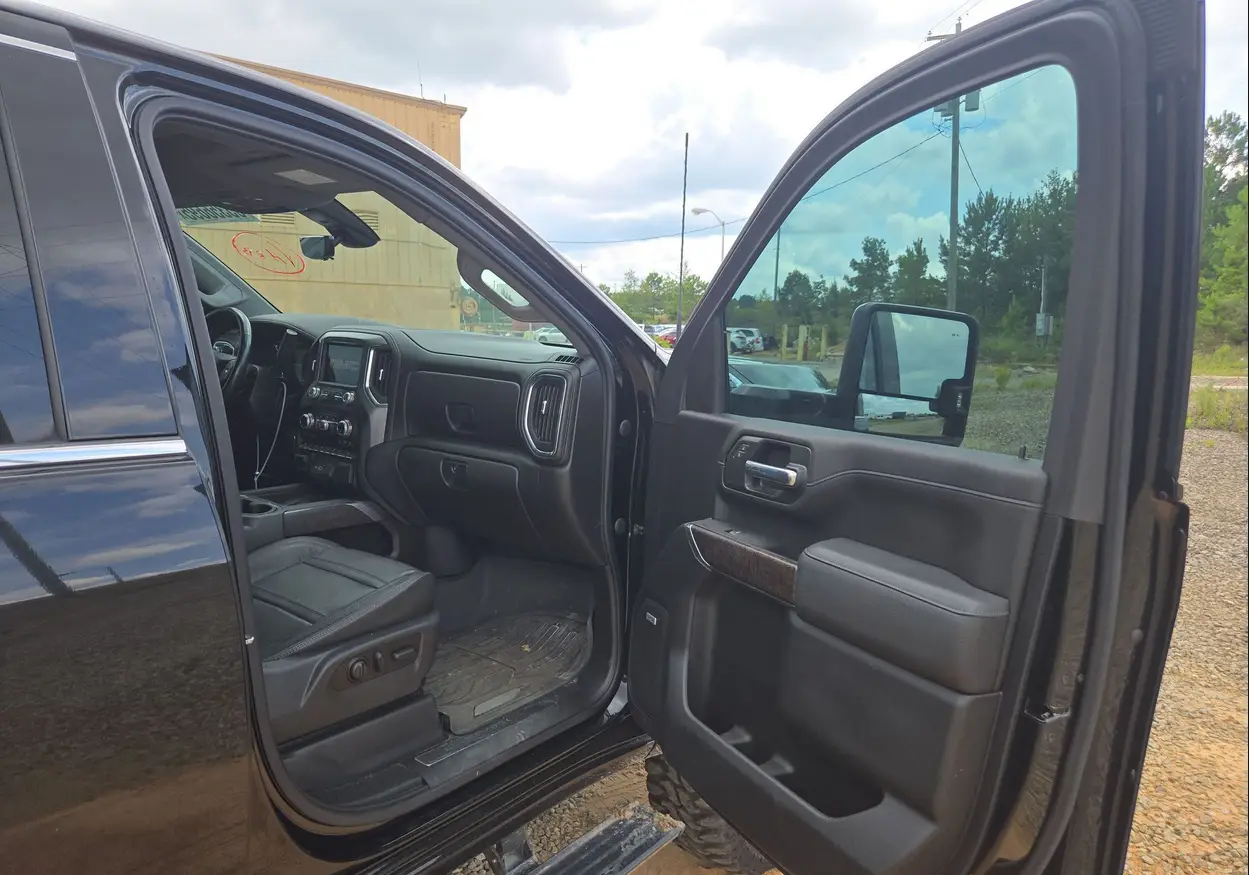 2023 GMC Sierra 3500HD Denali - Image 42