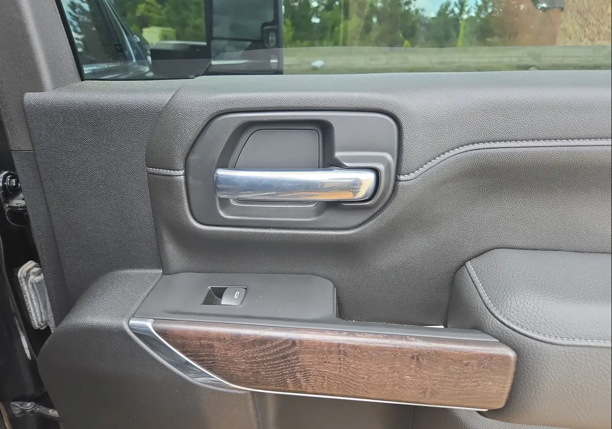 2023 GMC Sierra 3500HD Denali - Image 48