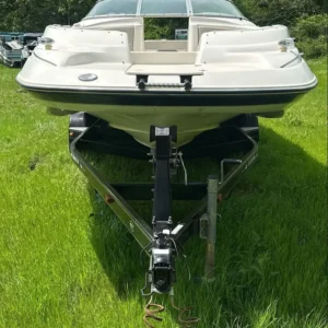 2006 Glastron DX235 boat