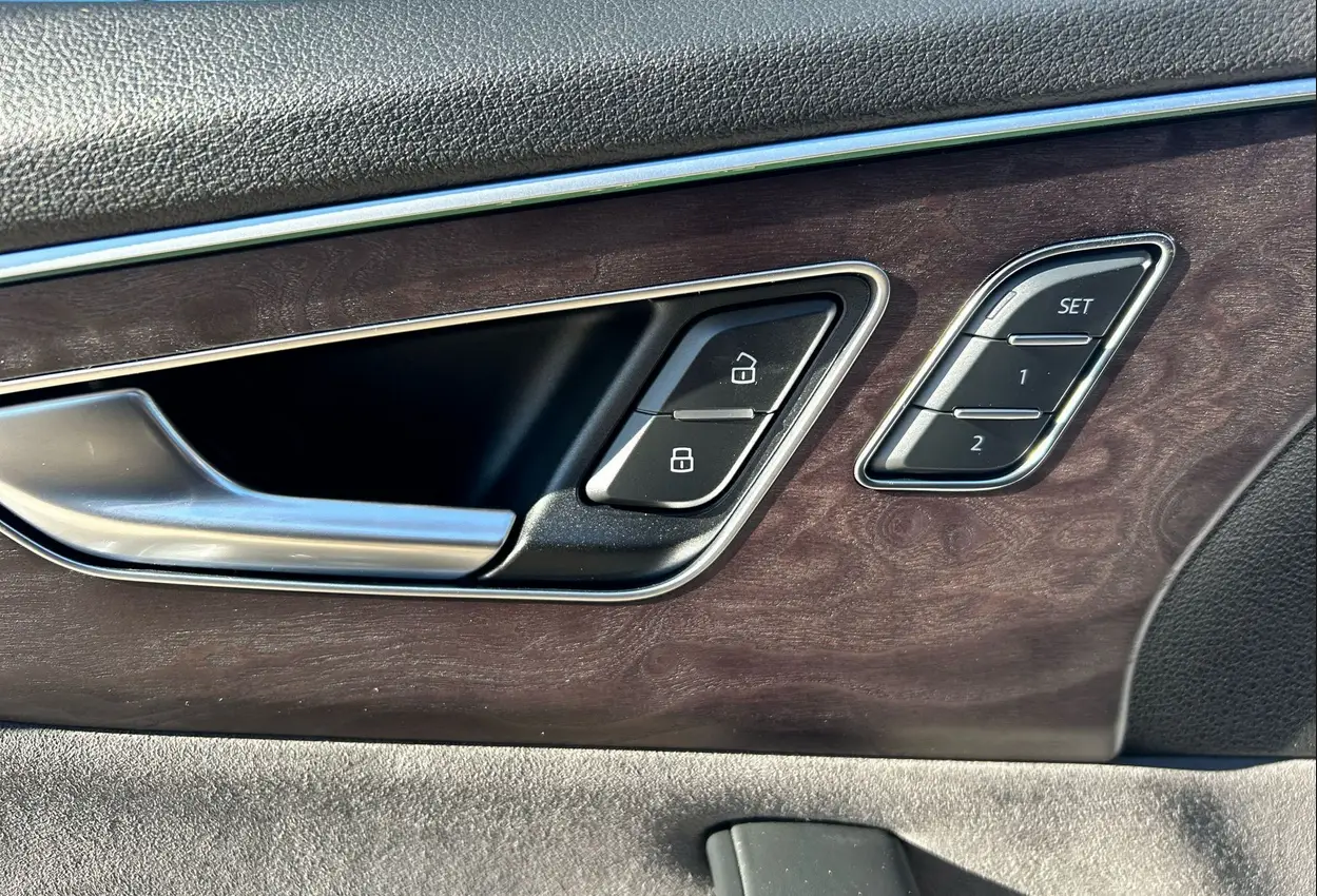 2019 Audi Q8 Quattro Prestige SUV - Image 12