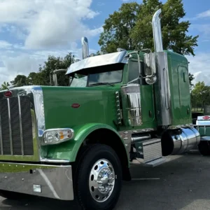 2021 Peterbilt 389 semi truck