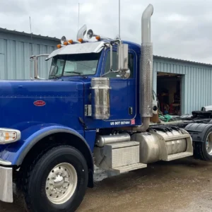 2013 Peterbilt 388 semi truck