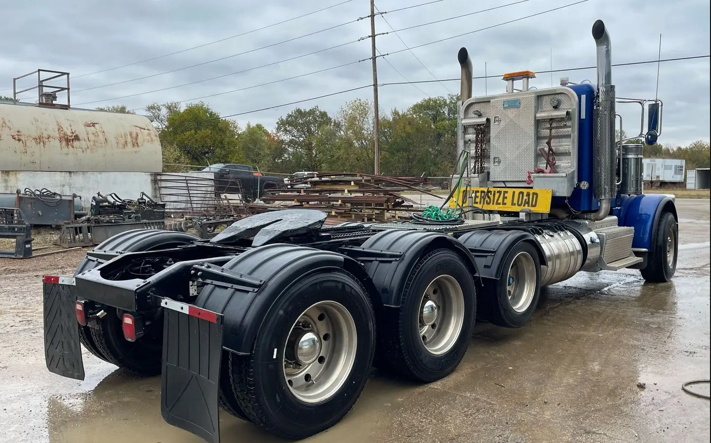2013 Peterbilt 388 semi truck - Image 5