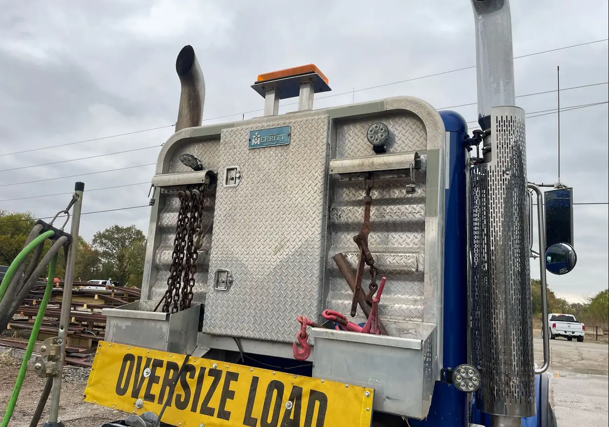 2013 Peterbilt 388 semi truck - Image 13