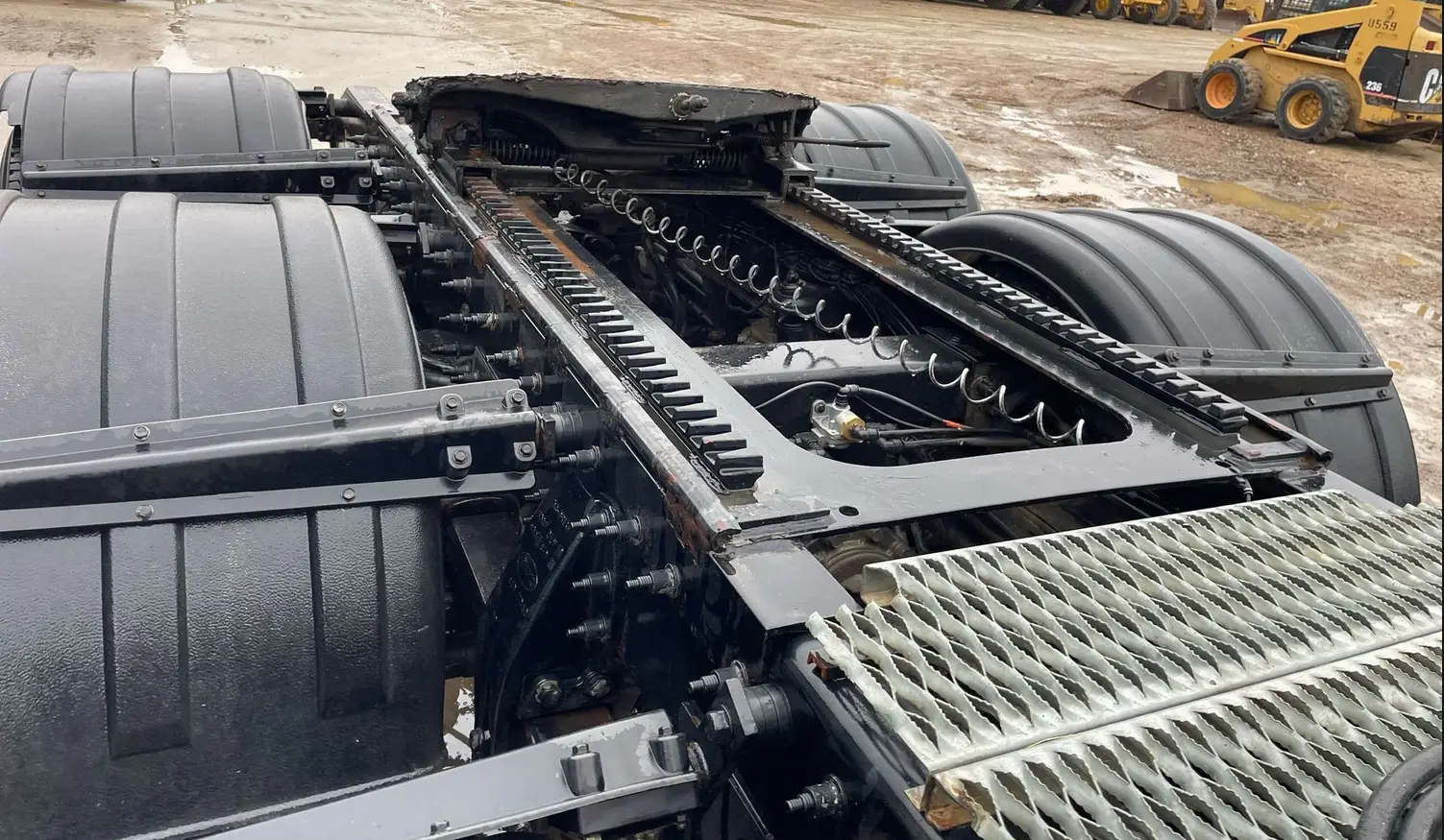 2013 Peterbilt 388 semi truck - Image 17