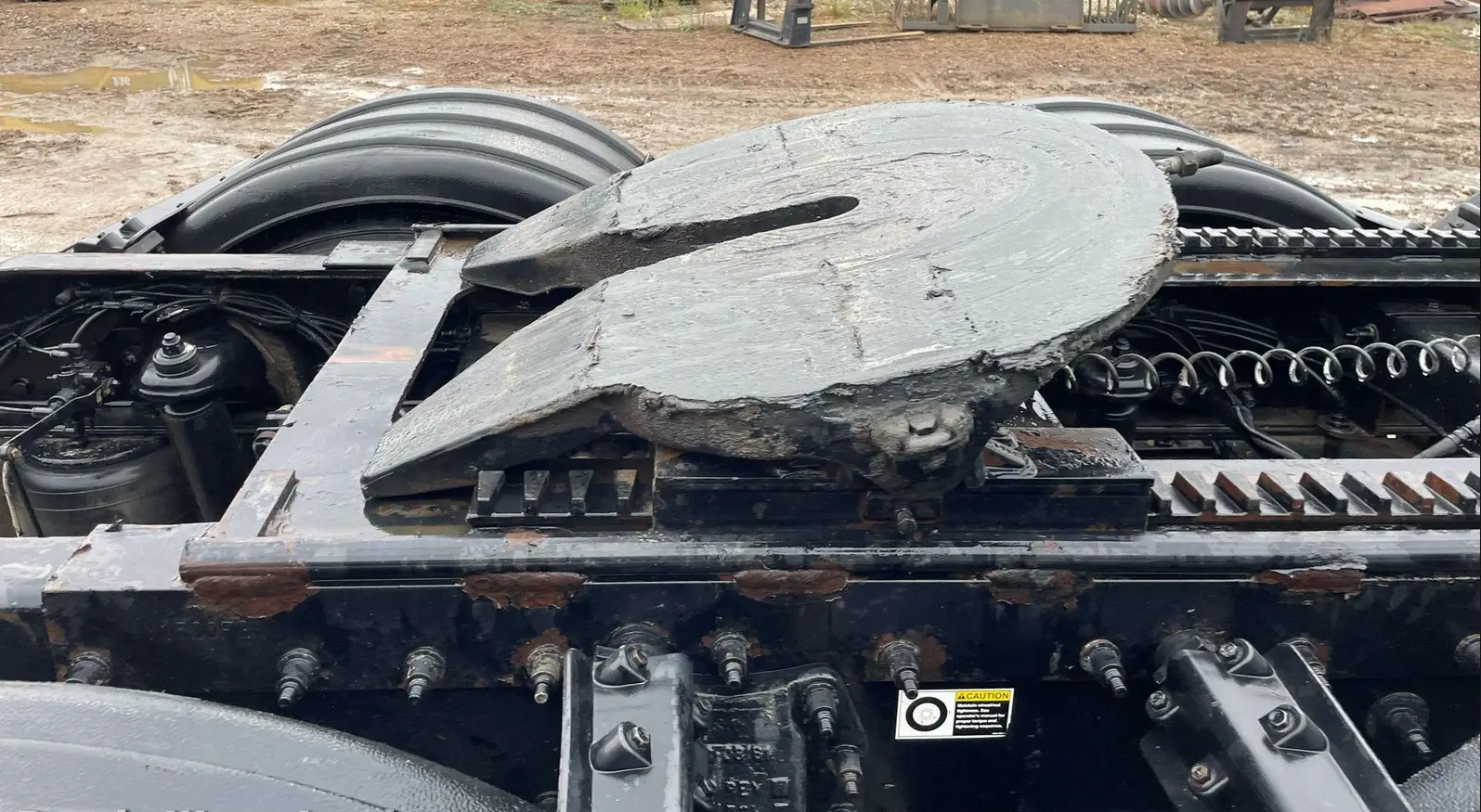 2013 Peterbilt 388 semi truck - Image 19