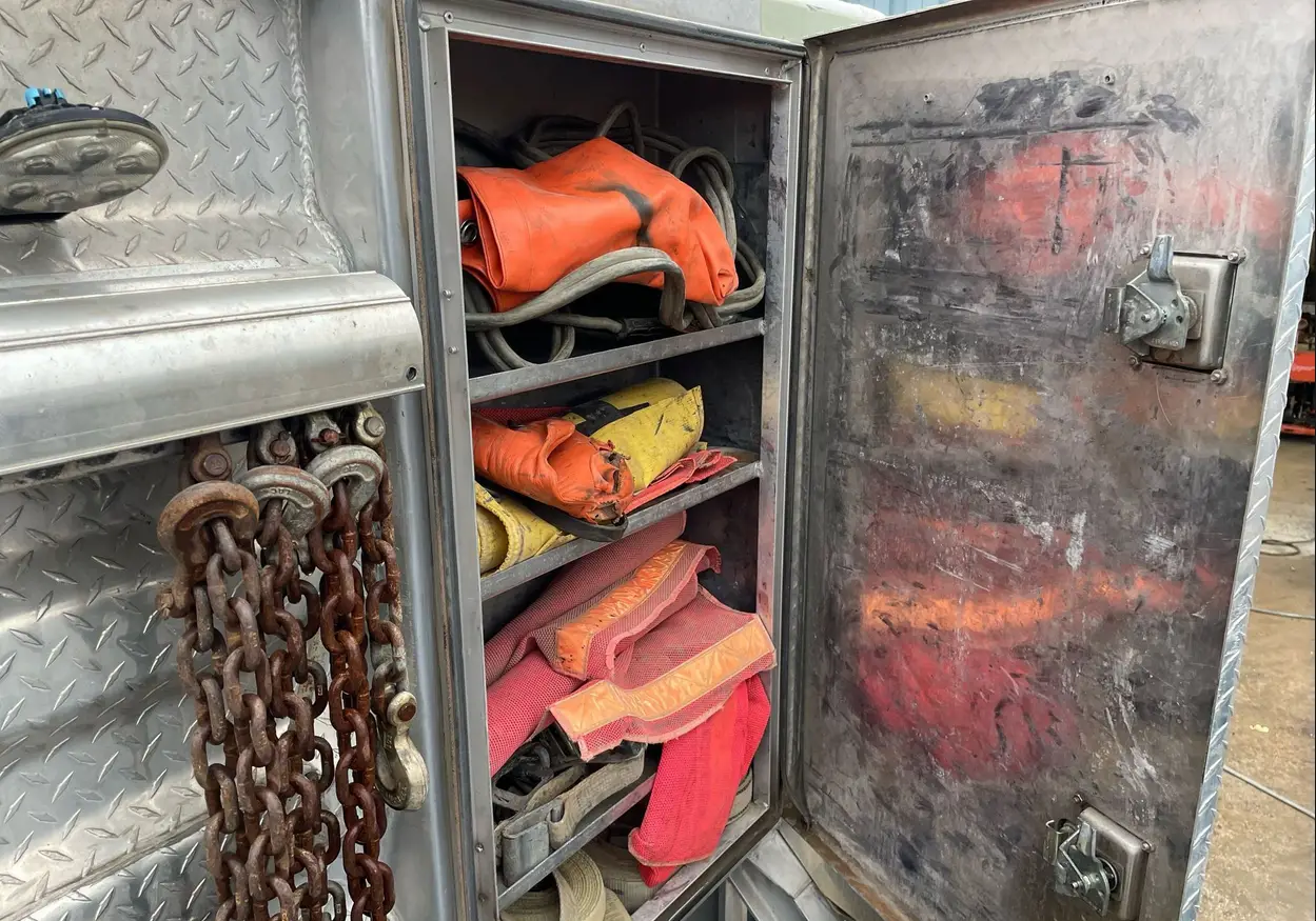 2013 Peterbilt 388 semi truck - Image 24