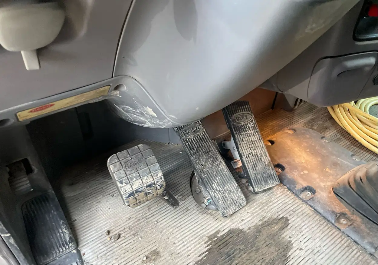 2013 Peterbilt 388 semi truck - Image 29