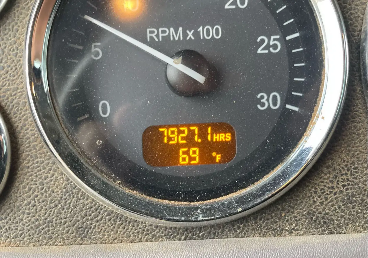 2013 Peterbilt 388 semi truck - Image 34