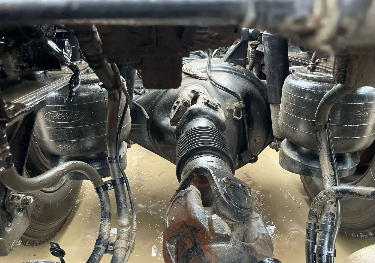 2013 Peterbilt 388 semi truck - Image 50