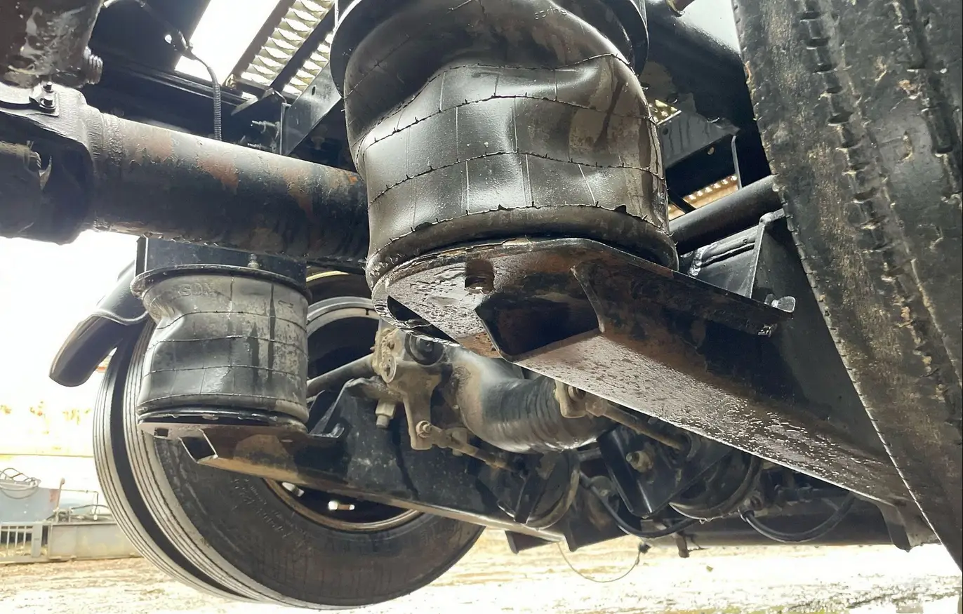 2013 Peterbilt 388 semi truck - Image 54