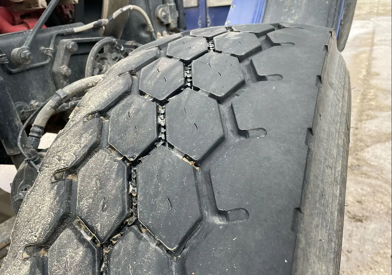 2013 Peterbilt 388 semi truck - Image 67