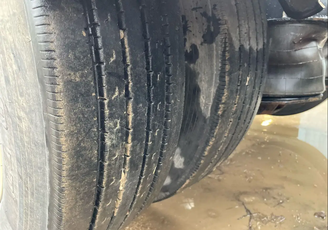 2013 Peterbilt 388 semi truck - Image 80