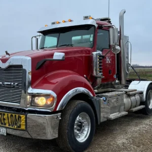 2014 Mack Titan TD713 semi truck