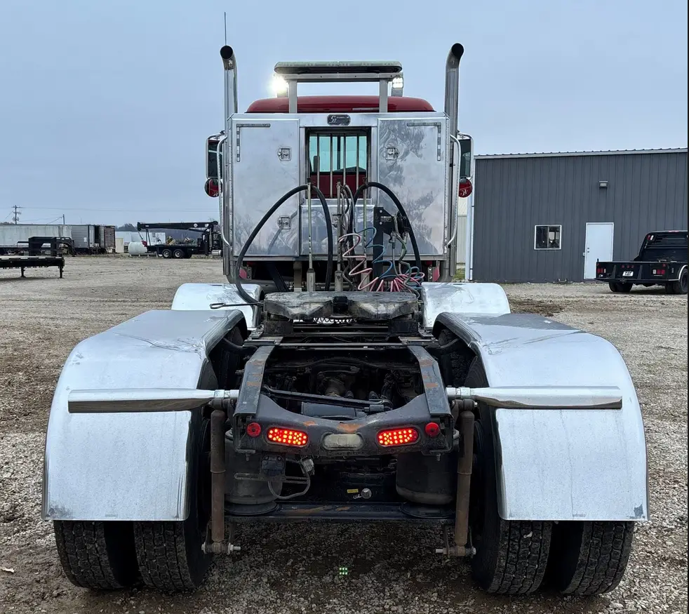 2014 Mack Titan TD713 semi truck - Image 6