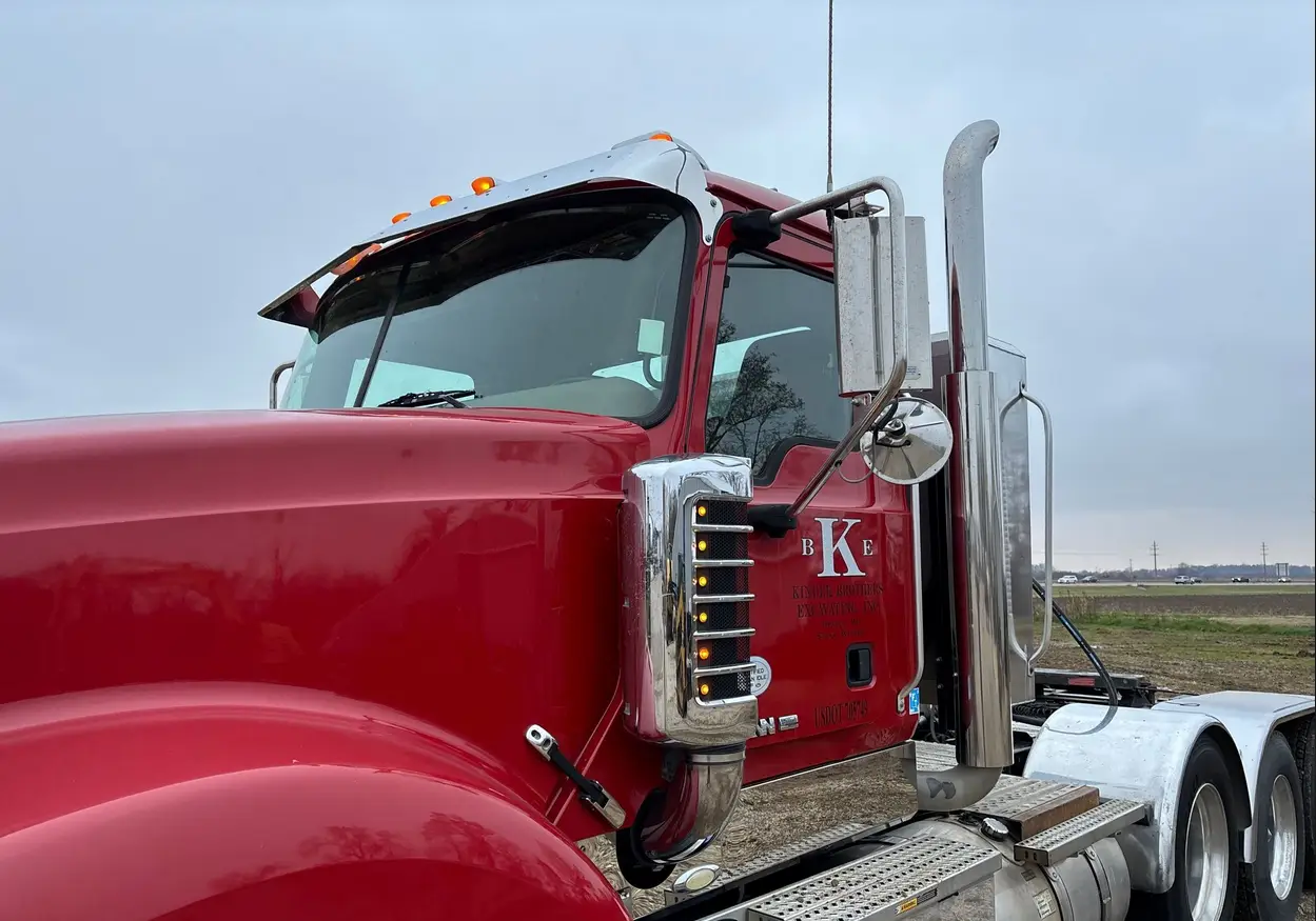 2014 Mack Titan TD713 semi truck - Image 9