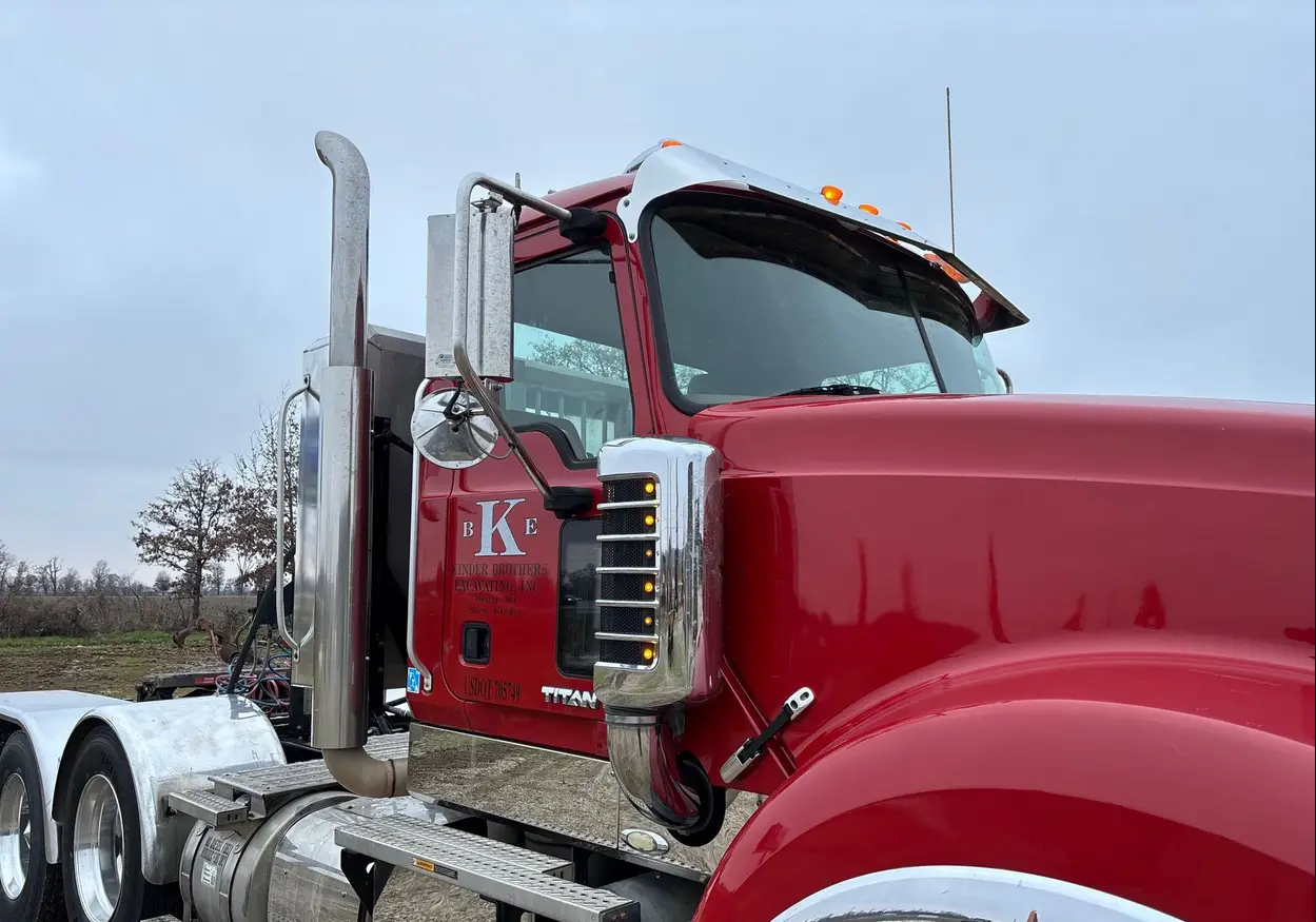 2014 Mack Titan TD713 semi truck - Image 14