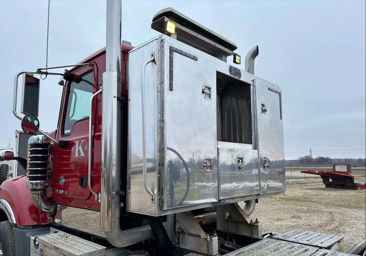 2014 Mack Titan TD713 semi truck - Image 31