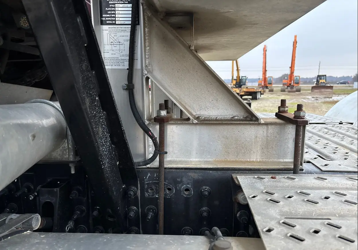 2014 Mack Titan TD713 semi truck - Image 32