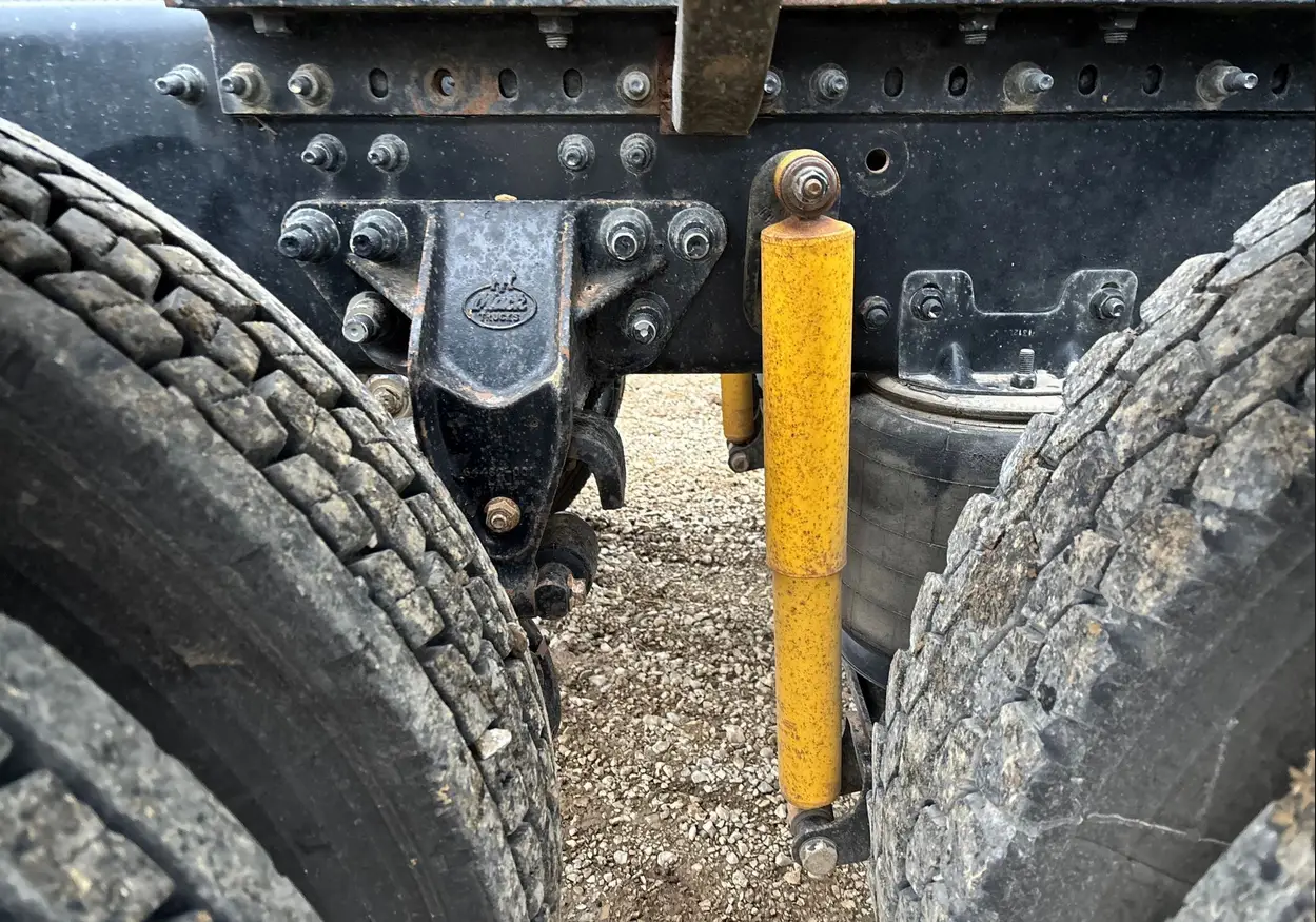 2014 Mack Titan TD713 semi truck - Image 41