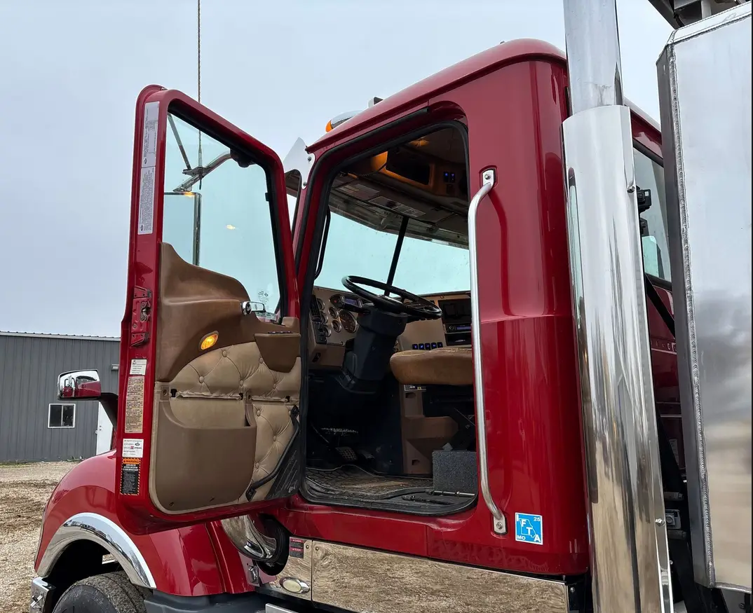 2014 Mack Titan TD713 semi truck - Image 48