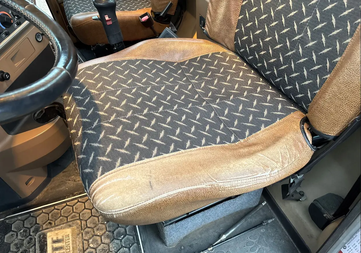 2014 Mack Titan TD713 semi truck - Image 52