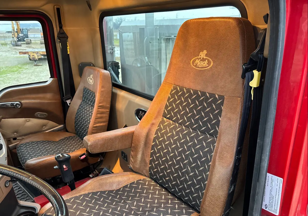 2014 Mack Titan TD713 semi truck - Image 53