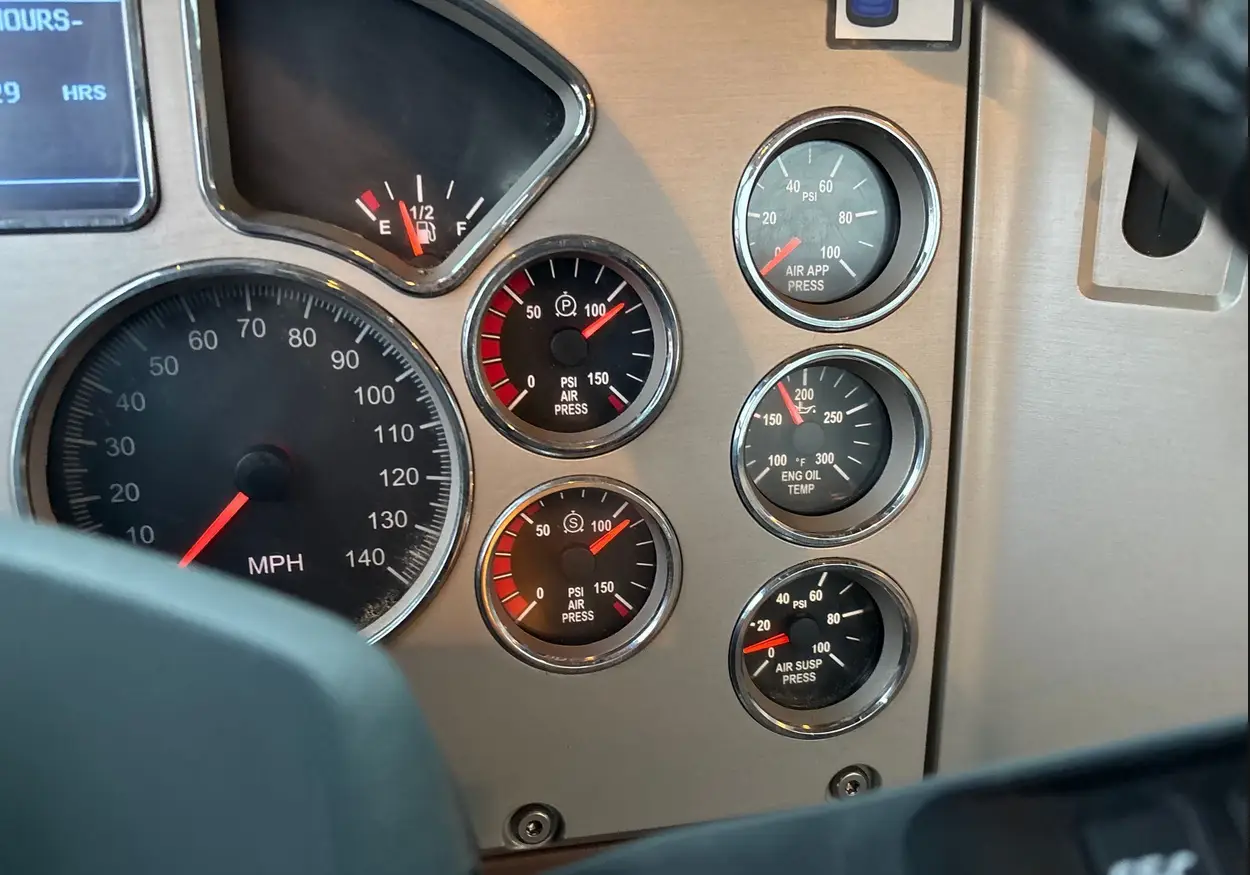 2014 Mack Titan TD713 semi truck - Image 59