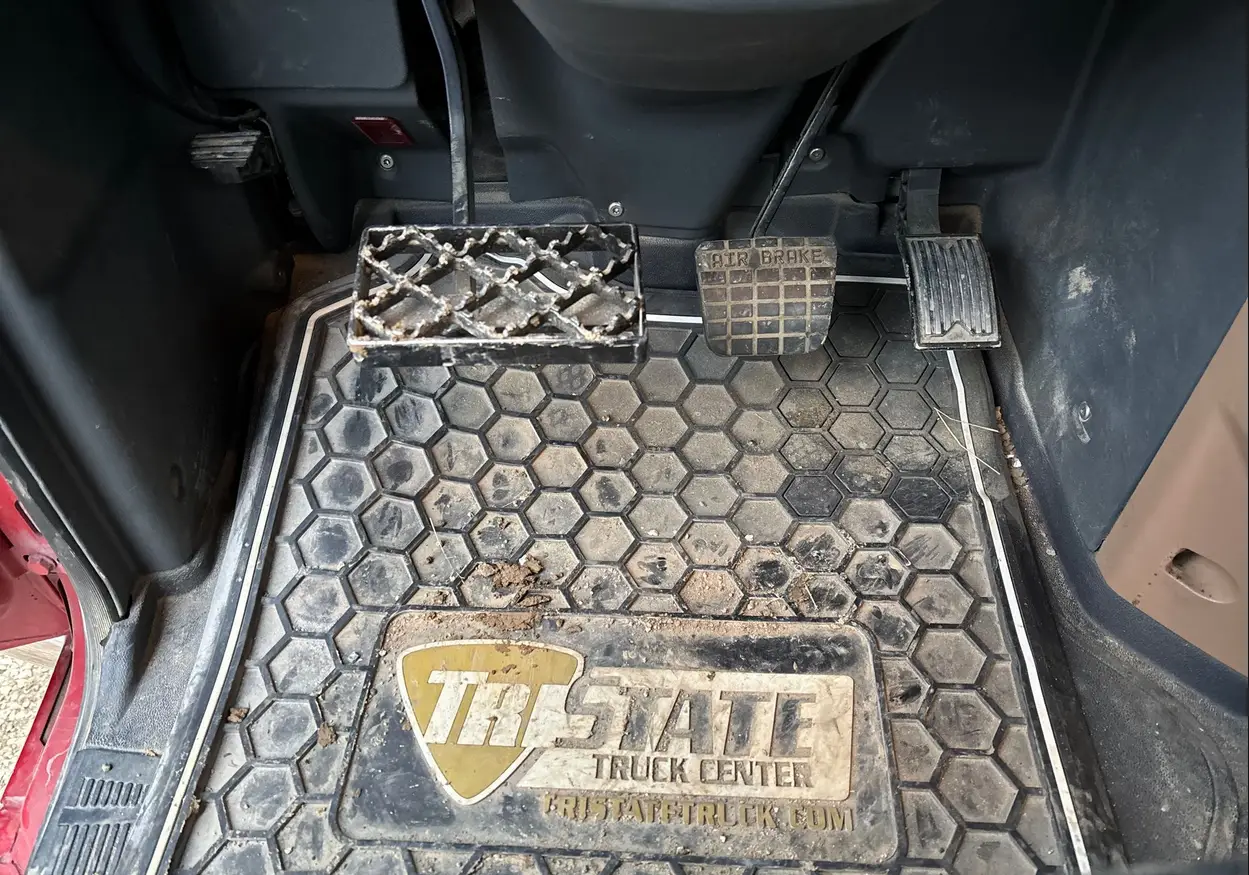 2014 Mack Titan TD713 semi truck - Image 64