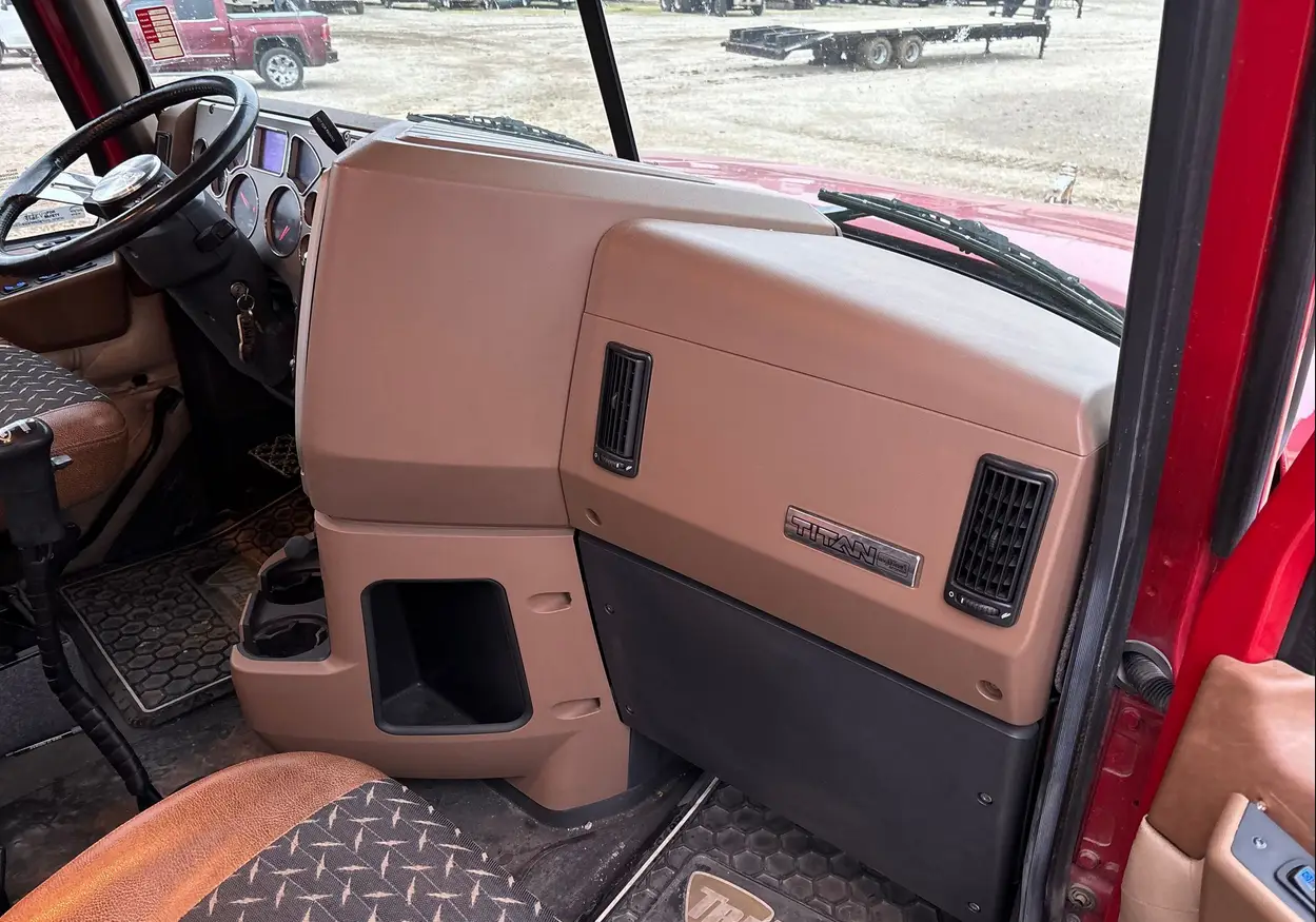 2014 Mack Titan TD713 semi truck - Image 72