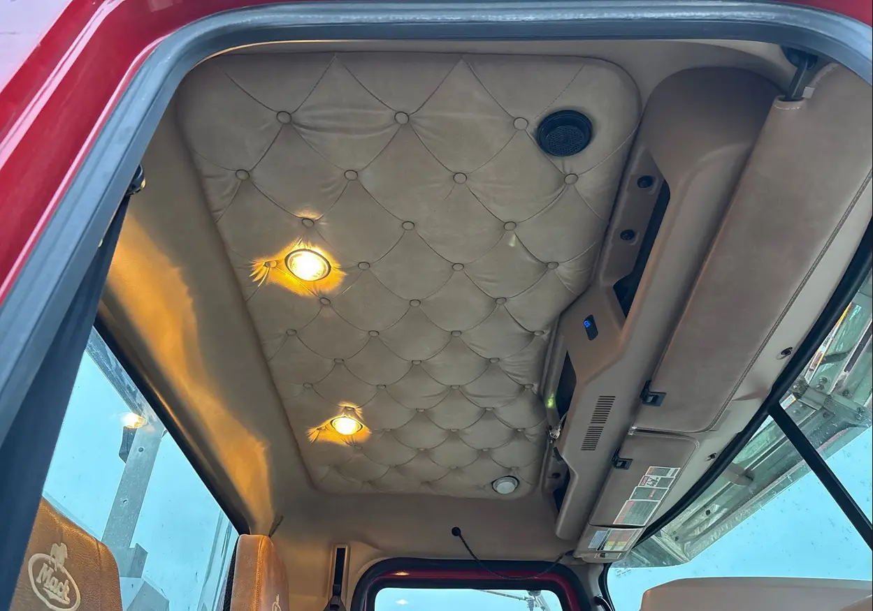 2014 Mack Titan TD713 semi truck - Image 74