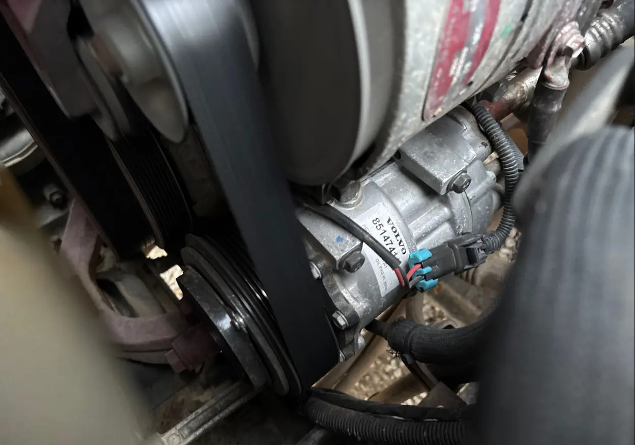 2014 Mack Titan TD713 semi truck - Image 78