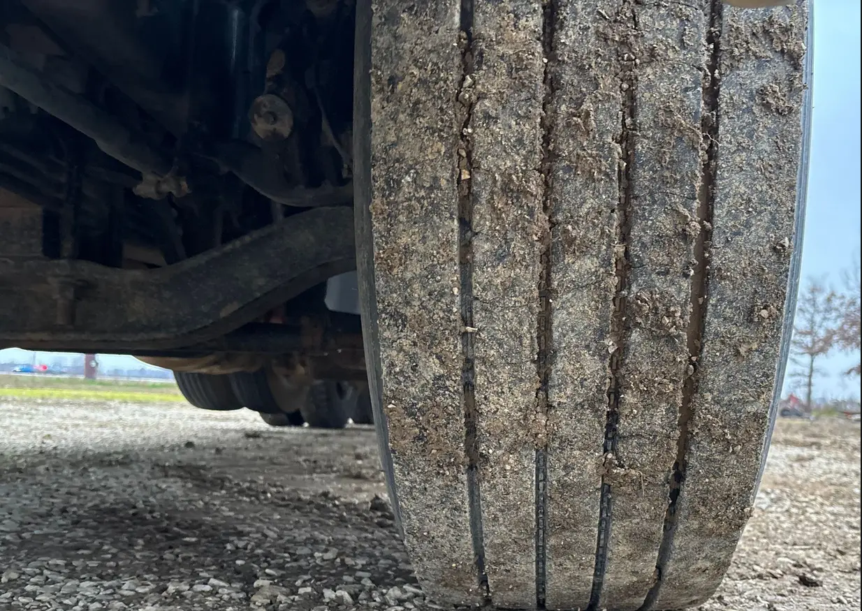 2014 Mack Titan TD713 semi truck - Image 85