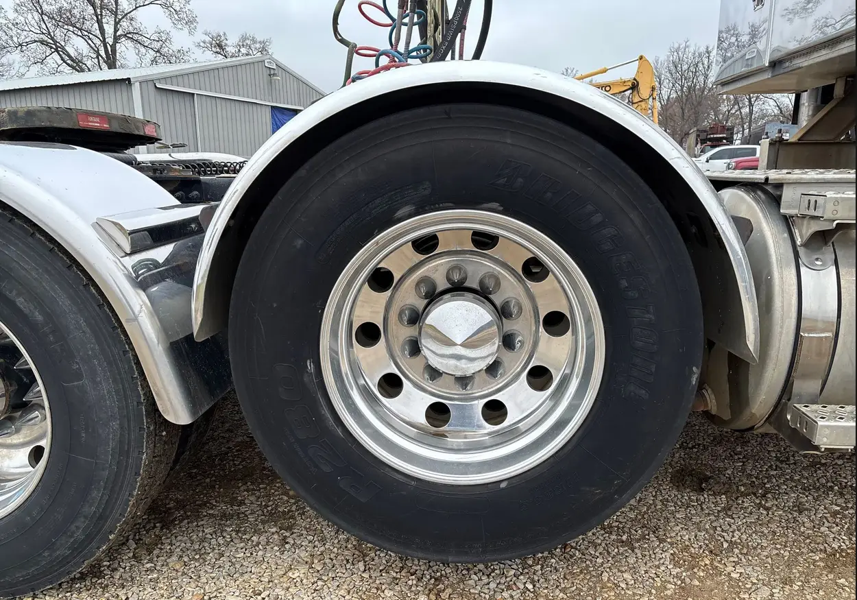 2014 Mack Titan TD713 semi truck - Image 88