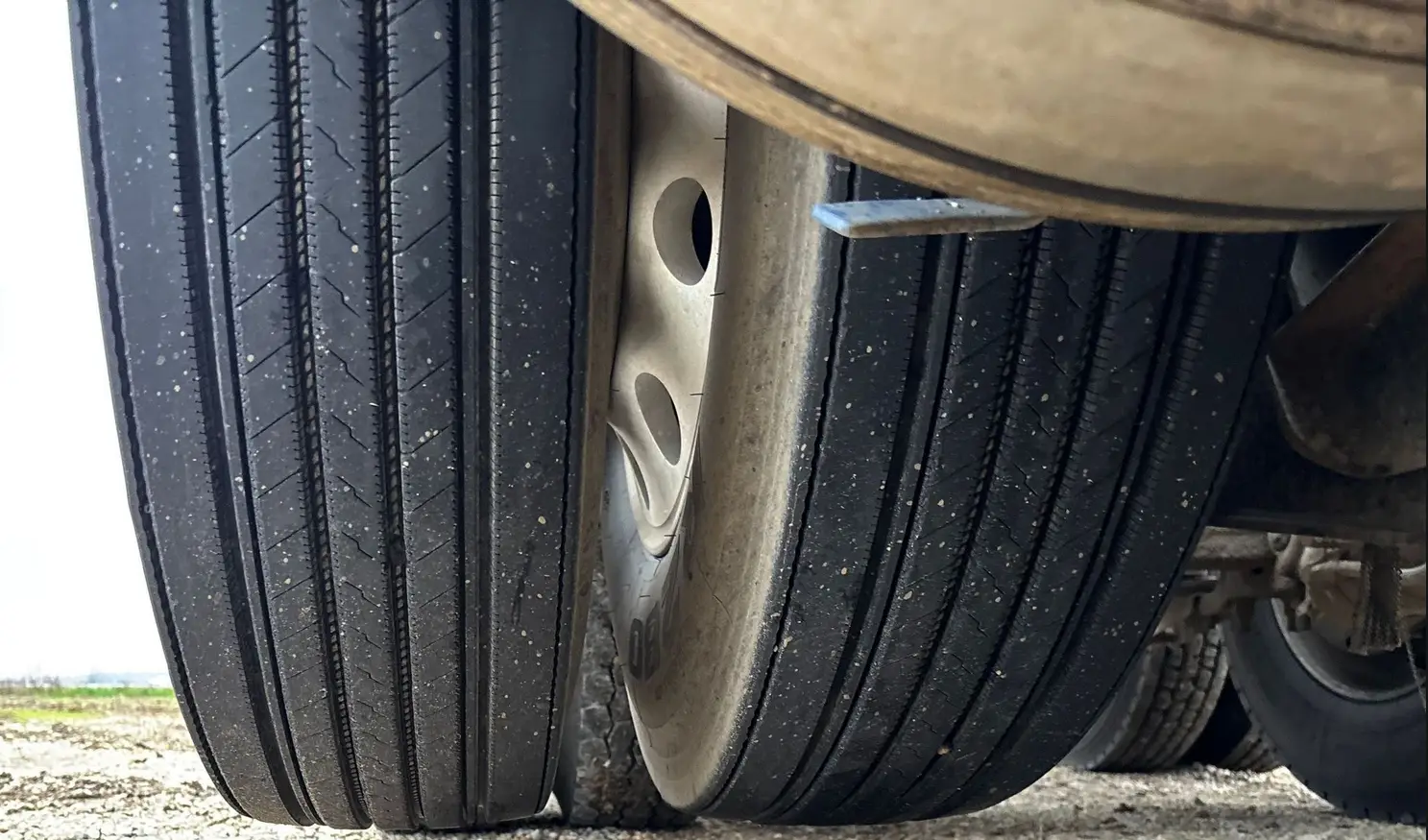 2014 Mack Titan TD713 semi truck - Image 89