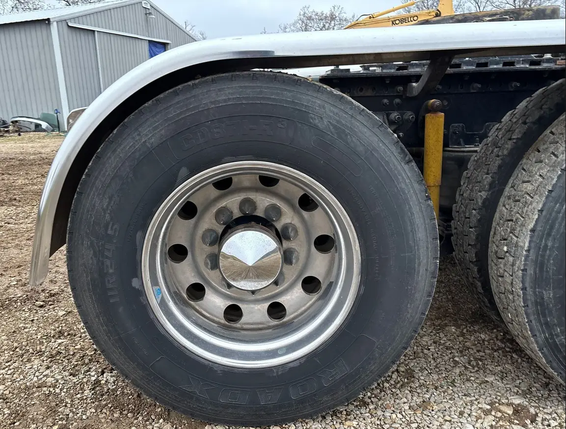 2014 Mack Titan TD713 semi truck - Image 92