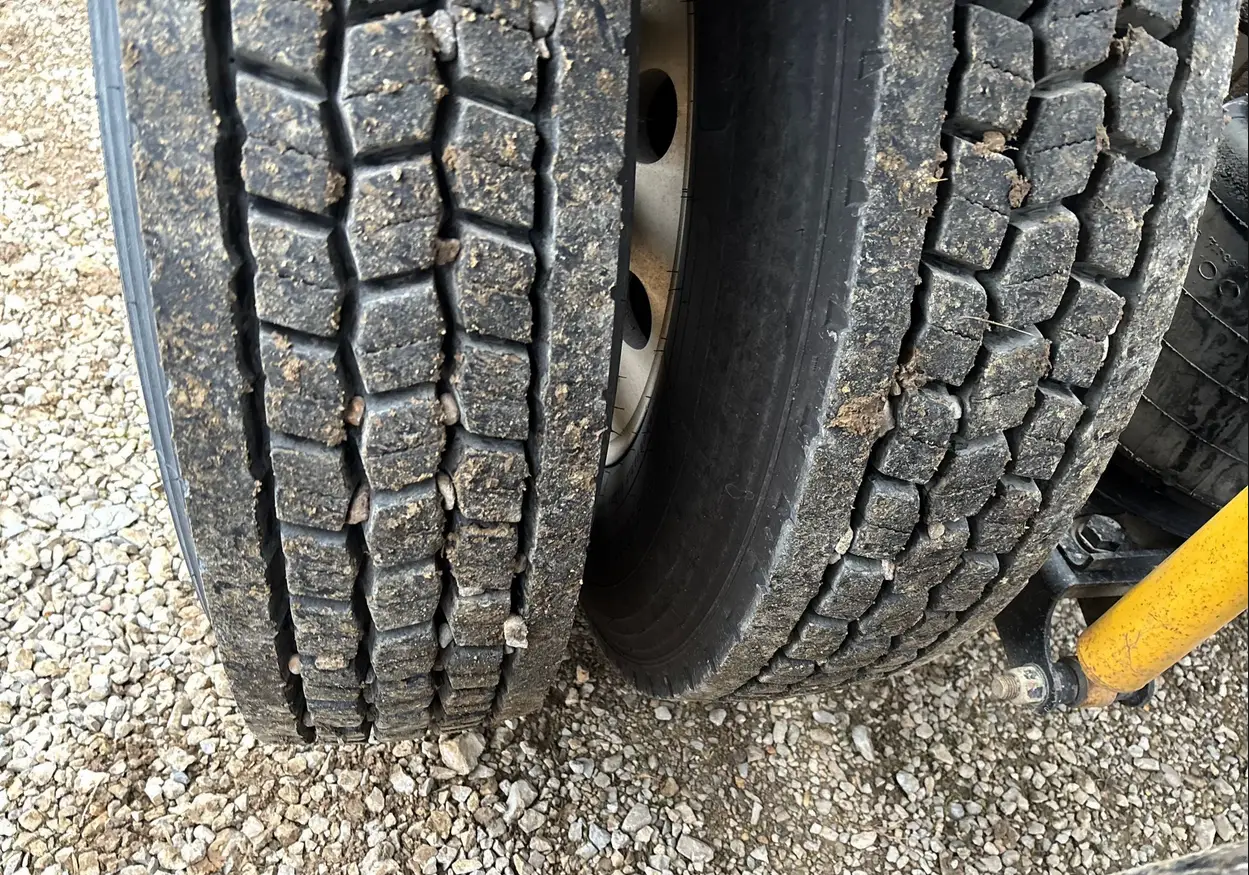 2014 Mack Titan TD713 semi truck - Image 97