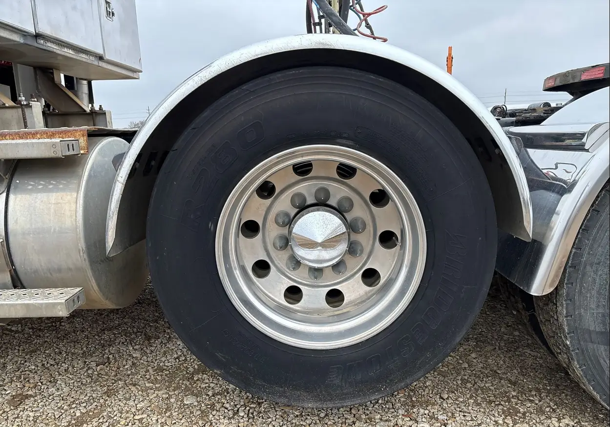 2014 Mack Titan TD713 semi truck - Image 98