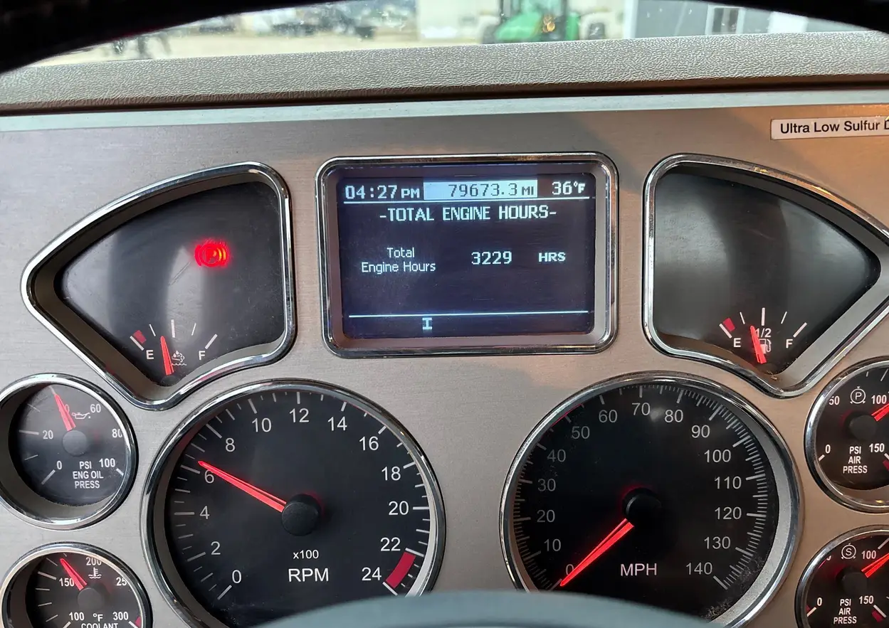 2014 Mack Titan TD713 semi truck - Image 105