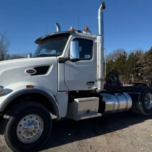 2023 Peterbilt 567 semi truck
