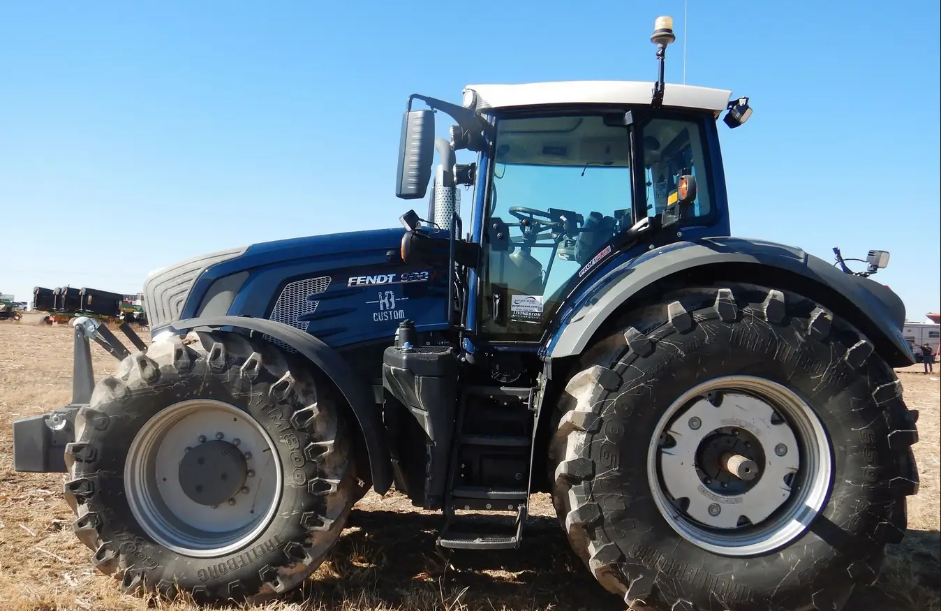 2018 Fendt 933 Vario MFWD Tractor For Sale | Low Hours | Live Auction