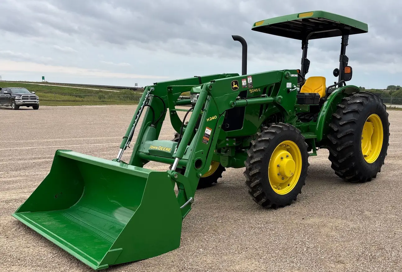 2015 John Deere 5045E MFWD Tractor For Sale | Low Hours | Live Auction