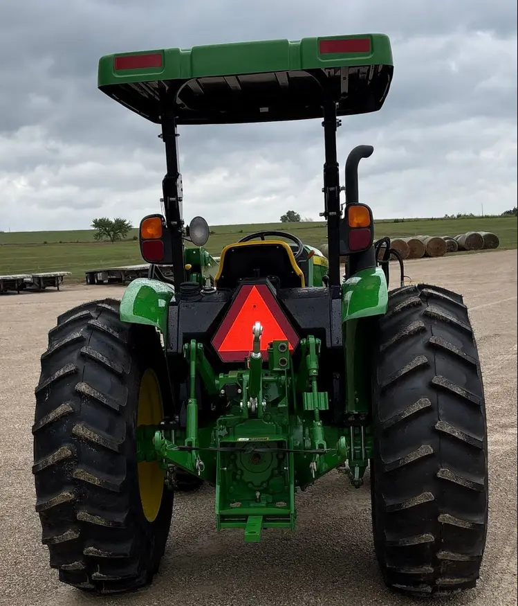 2015 John Deere 5045E MFWD Tractor For Sale | Low Hours | Live Auction