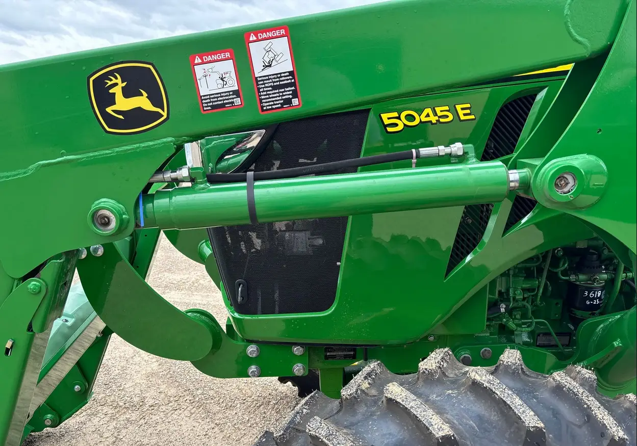 2015 John Deere 5045E MFWD Tractor For Sale | Low Hours | Live Auction