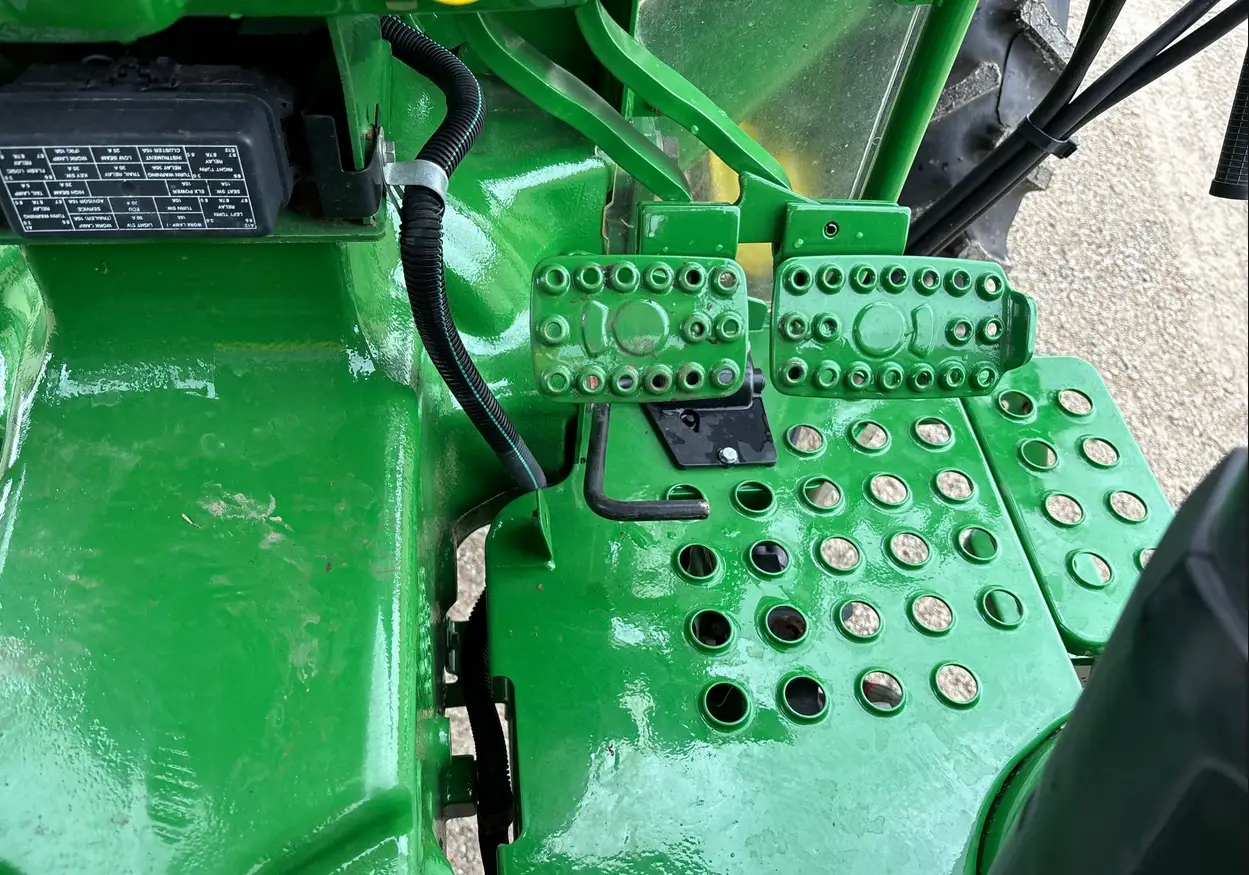 2015 John Deere 5045E MFWD Tractor For Sale | Low Hours | Live Auction