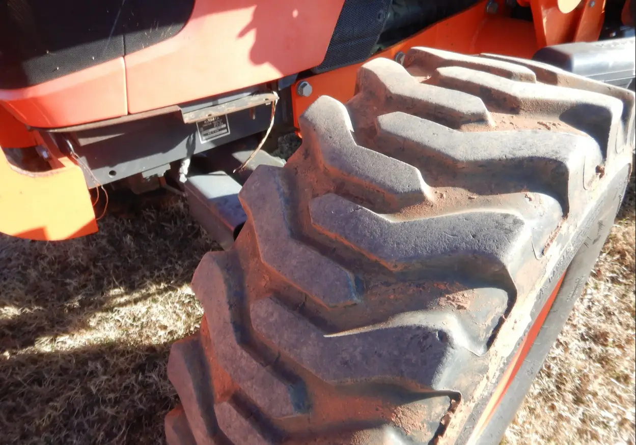 2013 Kubota M7040D MFWD Tractor For Sale | Low Hours | Live Auction